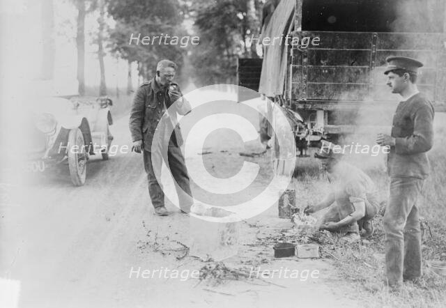 English soldiers cooking on the march, 16 Oct 1914. Creator: Bain News Service.