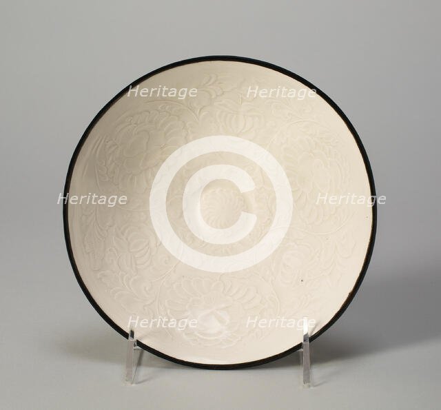 Dish with Crane amid Floral Scrolls, Jin dynasty (1115-1234), 12th century. Creator: Unknown.