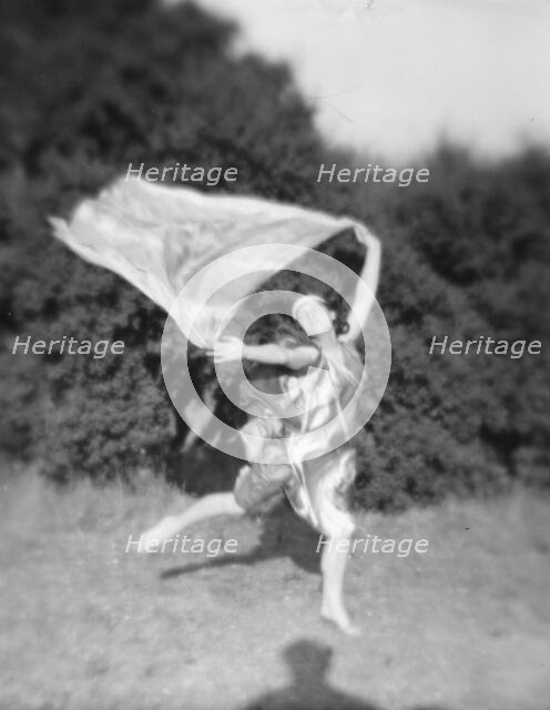 Fuller, Lois, Miss, 1918 May. Creator: Arnold Genthe.