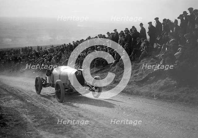 Bentley of Frank Clement competing in the Essex Motor Club Kop Hillclimb, Buckinghamshire, 1922. Artist: Bill Brunell.