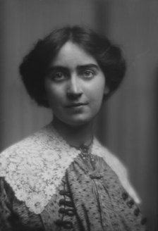 MacMillan, Mrs., portrait photograph, 1913. Creator: Arnold Genthe.