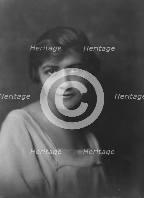 Firuski, Rita, Miss, portrait photograph, 1916. Creator: Arnold Genthe.