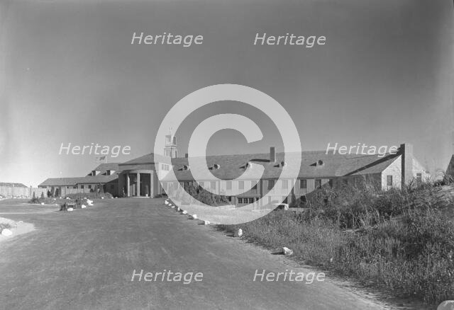 The Dunes Club, Narragansett, Rhode Island, 1939. Creator: Gottscho-Schleisner, Inc.