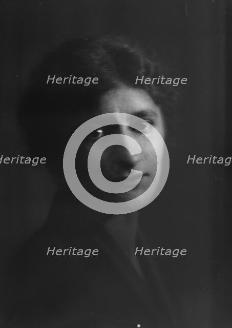 Schwab, Rachel, Miss, portrait photograph, 1915. Creator: Arnold Genthe.