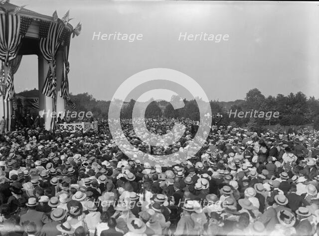 Shadow Lawn, Nj. - Summer White House, Notification Ceremonies, Crowd On Lawn, 1916. Creator: Harris & Ewing.