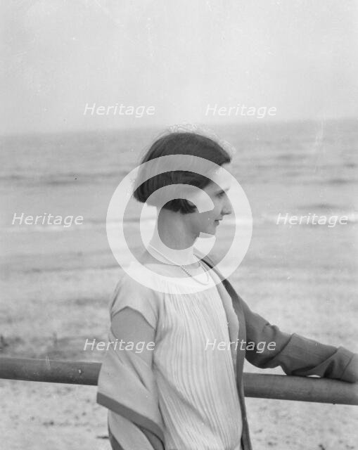 Rothbart, Anna, Miss, at the beach, between 1920 and 1935. Creator: Arnold Genthe.