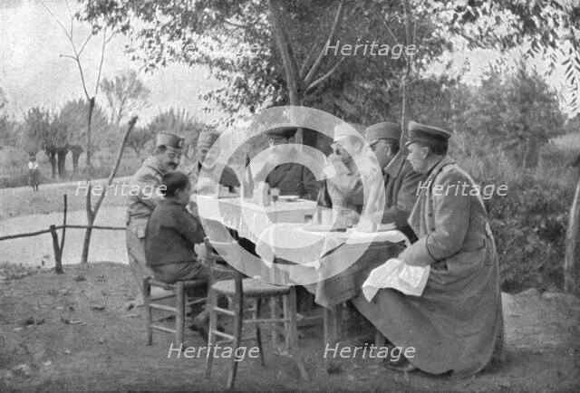 'Alexandre de Serbie au front de Monastir; Le prince Alexandre a fait asseoir a sa table,dresse en p Creator: Vladimir Betzitch.