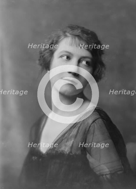 Spirescu, Mme., portrait photograph, 1917. Creator: Arnold Genthe.