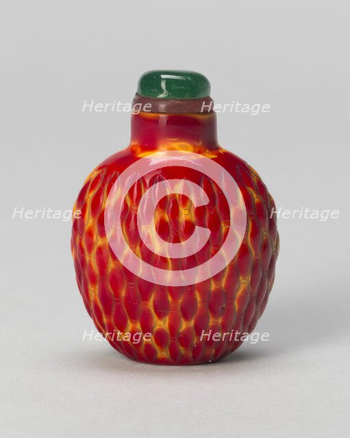 Spade-Shaped Snuff Bottle with Basketweave Pattern, Qing dynasty (1644-1911), 1730-1800. Creator: Unknown.