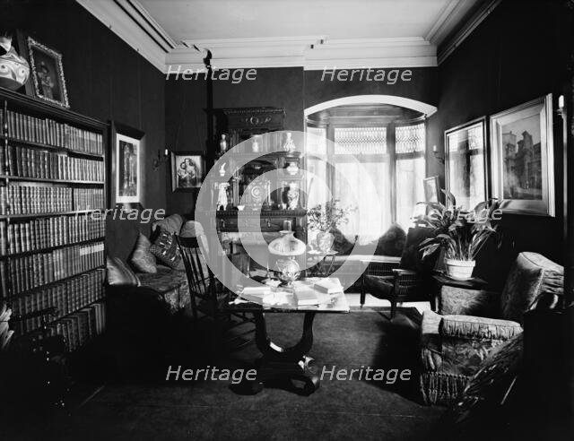 Residence of Mrs. H.C. Parke, library, Detroit, Mich., between 1900 and 1910. Creator: Unknown.