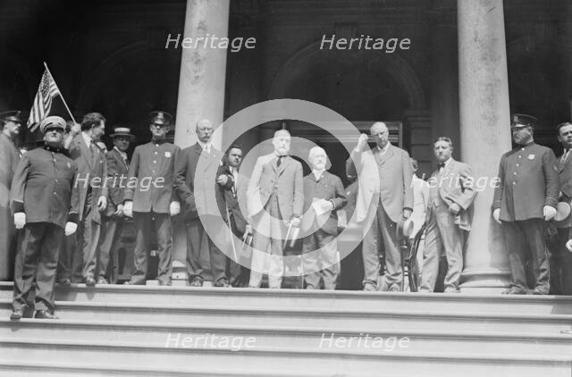 Appleton, Gaynor, Schiff & Ridder, 1913. Creator: Bain News Service.