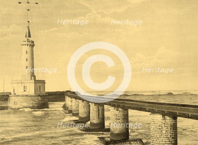 'Biarritz - La Barre de l'Adour a Bayonne, c1930. Creator: Unknown.