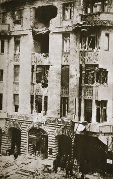 Damage to the offices of the socialist newspaper 'Vorwarts', Berlin, Germany, 1919. Artist: Unknown