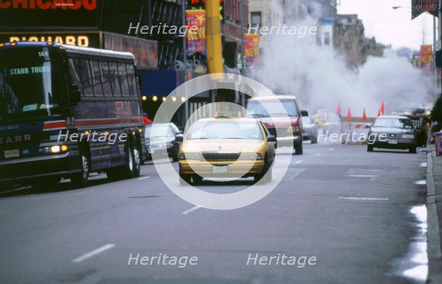 New York street scene. Artist: Unknown.