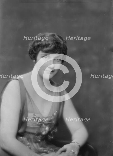 Mrs. Murphy, portrait photograph, 1918 Apr. 30. Creator: Arnold Genthe.