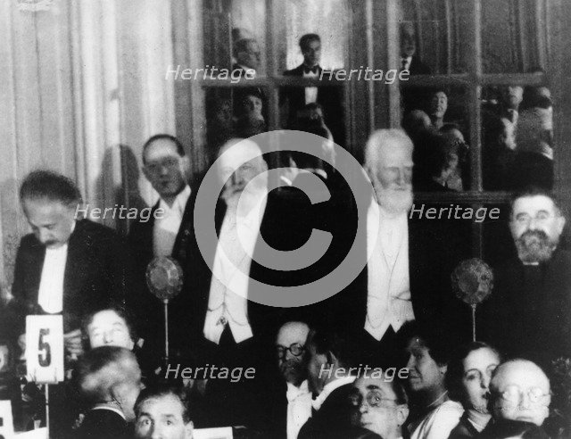 Albert Einstein (1879-1955), George Bernard Shaw (1856-1950), and H.G. Wells (1866-1946), 1930. Artist: Unknown