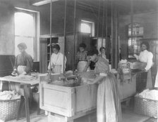 Hampton Institute, Va., 1899 - Classroom scenes - laundry shop, 1899 or 1900. Creator: Frances Benjamin Johnston.