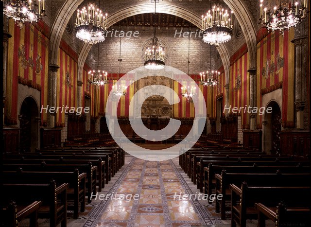 Interior view of the 'Salo de Cent' of the city council of Barcelona, by Pere Llobet.