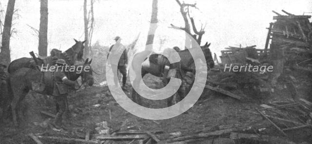 'L'avance Britannique; Sur les talons de l'ennemi: patrouille de cavaliers anglais', 1917. Creator: Unknown.