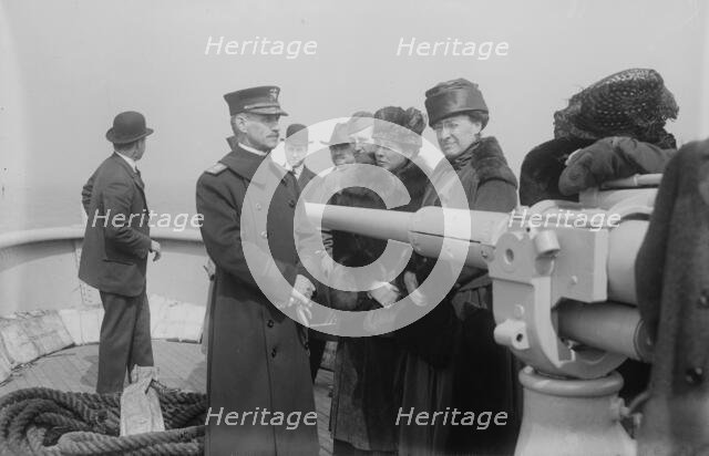 Adm. Burrage, Mrs. Geo. Fraser & Miss Vail, between c1915 and c1920. Creator: Bain News Service.