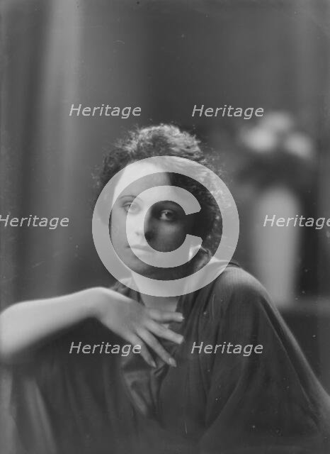 Ballard, G., Miss, portrait photograph, 1917 Sept. 20. Creator: Arnold Genthe.