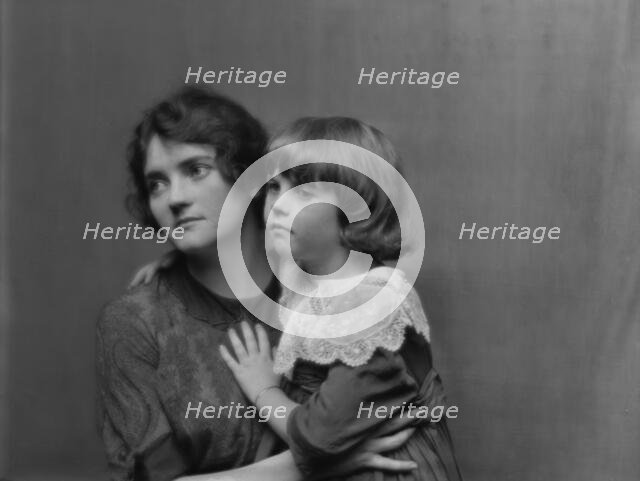 Cuthbert, Mrs. (Mrs. Wentworth), and Salanne, portrait photograph, 1912 Nov. 16. Creator: Arnold Genthe.