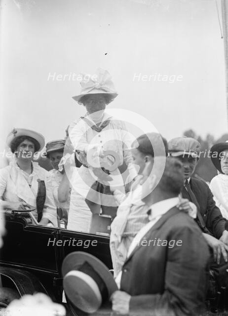 Dennett, Mrs. Mary Ware - Suffragette, 1913. Creator: Harris & Ewing.