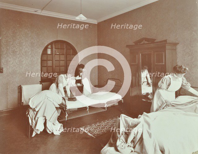 Housewifery students, Battersea Polytechnic, London, 1907. Artist: Unknown.