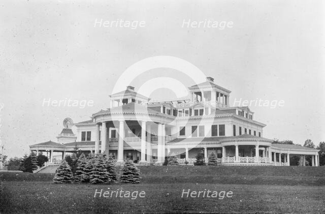 Shadow Lawn, N.J. Summer White House, 1916. Creator: Harris & Ewing.