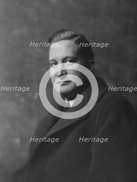 Beck, Charles, Mr., portrait photograph, 1915 Dec. or 1916 Jan. Creator: Arnold Genthe.