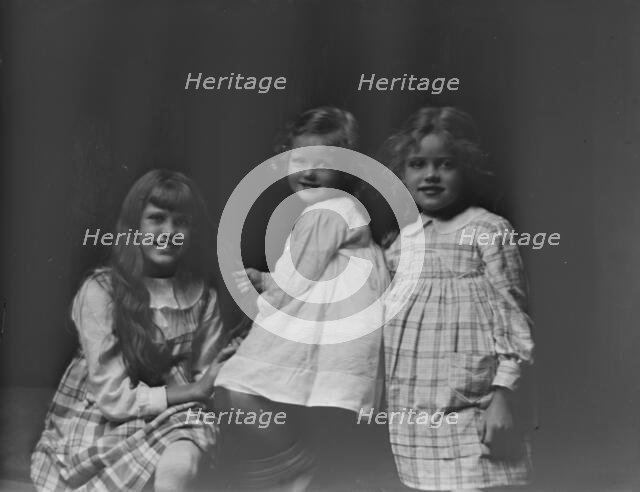 Children of Wilhelm Meyer, portrait photograph, 1919 Oct. 4. Creator: Arnold Genthe.