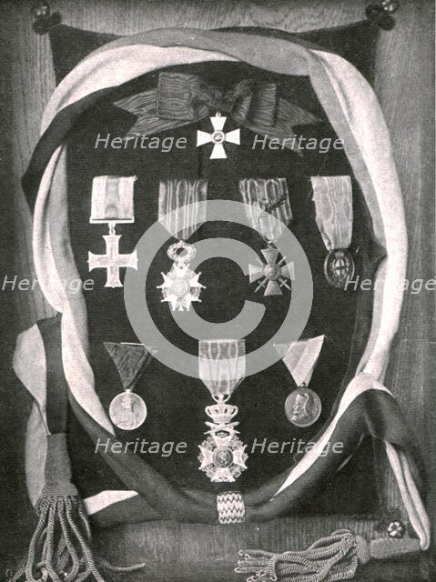 'Decorations de Guerre; les decorations de Verdun', 1917. Creator: Unknown.