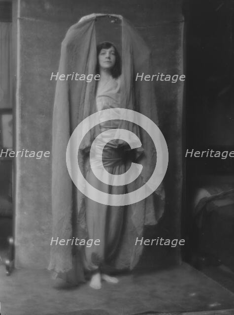 Valentine, Gwendolyn, Miss, or her friend, portrait photograph, 1916. Creator: Arnold Genthe.