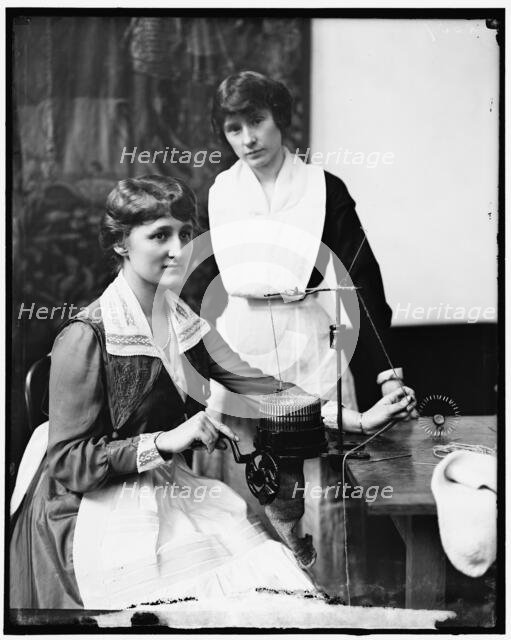 Mrs. E. Seawell & Mrs. H. Rogers, between 1910 and 1920. Creator: Harris & Ewing.