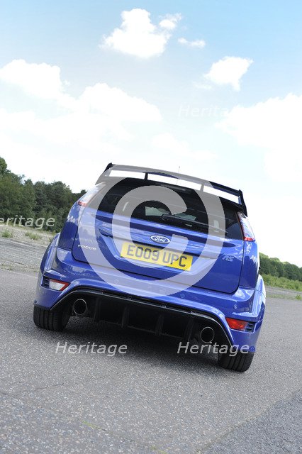 Ford Focus RS 2009. Artist: Simon Clay.
