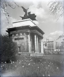 Wellington Arch, Hyde Park Corner. London, c1955. Creator: Arthur Charles Kirby Ware.