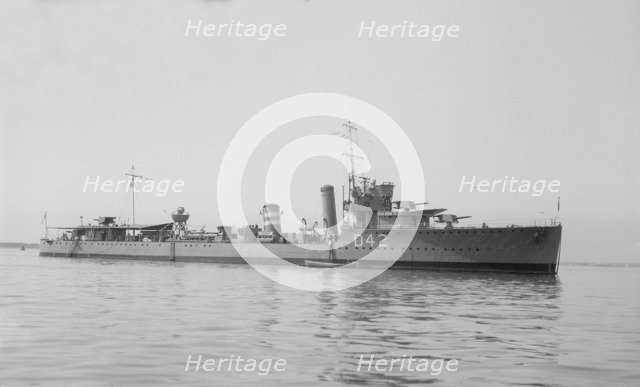 The destroyer 'HMS Windsor' at anchor, 1929. Creator: Kirk & Sons of Cowes.