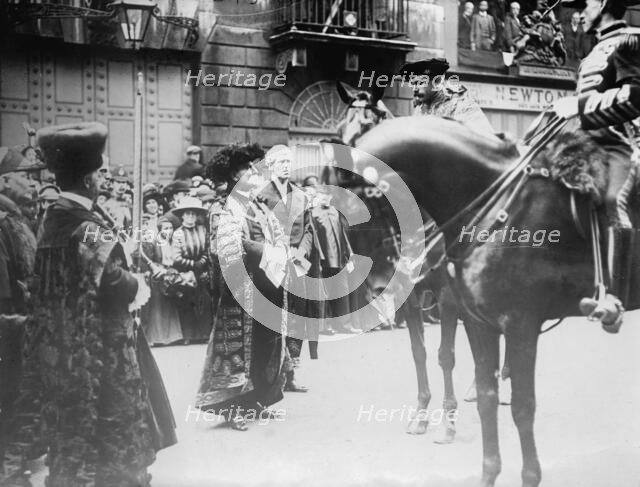 Aldermen Challenge King's Pursuivant at Temple Bar, London, 1910. Creator: Bain News Service.