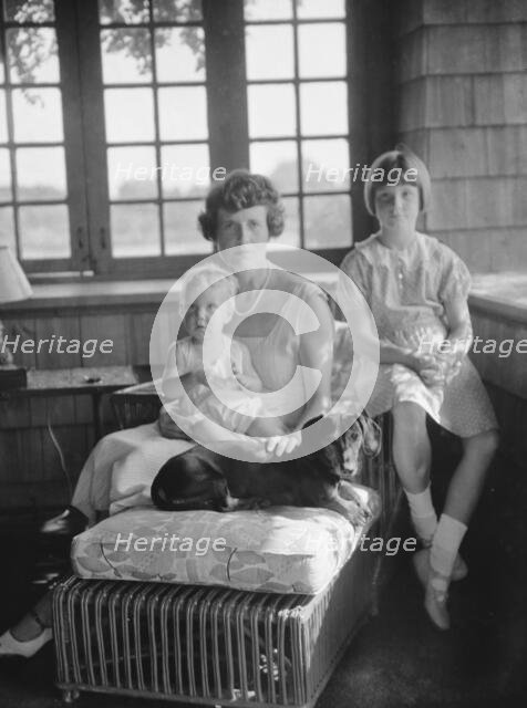 Mrs. George Eustis and children, with dog, portrait photograph, between 1911 and 1942. Creator: Arnold Genthe.