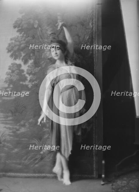 Cramer, Ruth A., Miss, 1914 Apr. 16. Creator: Arnold Genthe.