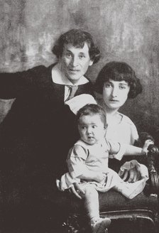 Marc Chagall with his first wife Bella and Daughter Ida, 1917.