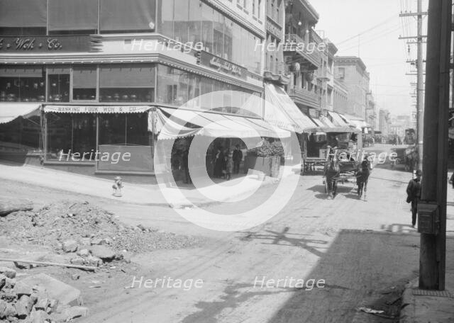 San Francisco street scene, between 1896 and 1942. Creator: Arnold Genthe.