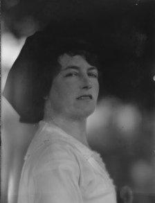 Elliston, Grace, Miss, portrait photograph, 1913 Aug. Creator: Arnold Genthe.