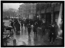 Street scene near 17th Street and State, War & Navy building, Washington, DC, between 1913 and 1918. Creator: Harris & Ewing.