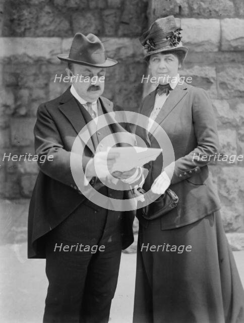 Wm. Reynolds & wife, between c1915 and c1920. Creator: Bain News Service.