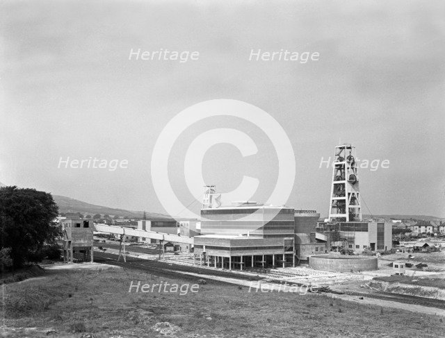 Bilston Glen Colliery, Midlothian, Scotland, 1960.  Artist: Michael Walters