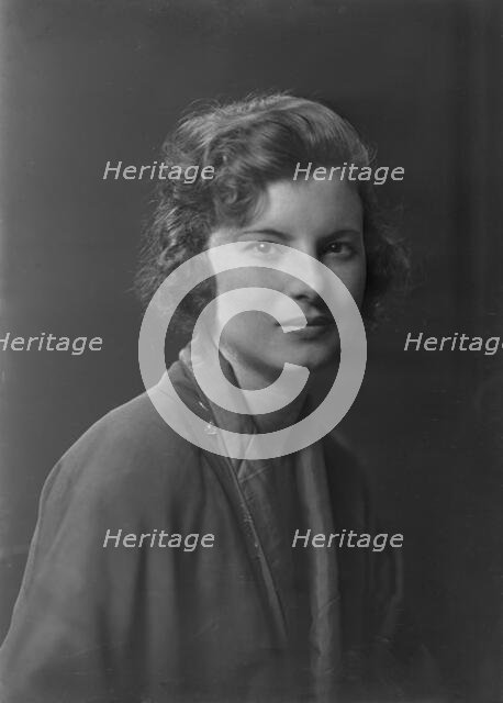 Miss Majorie [sic] Bentley, portrait photograph, 1918 Sept. 10 or 12. Creator: Arnold Genthe.