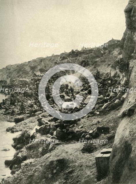 'The Landing at Suvla Bay', Gallipoli peninsula, First World War, 1915, (c1920). Creator: Unknown.