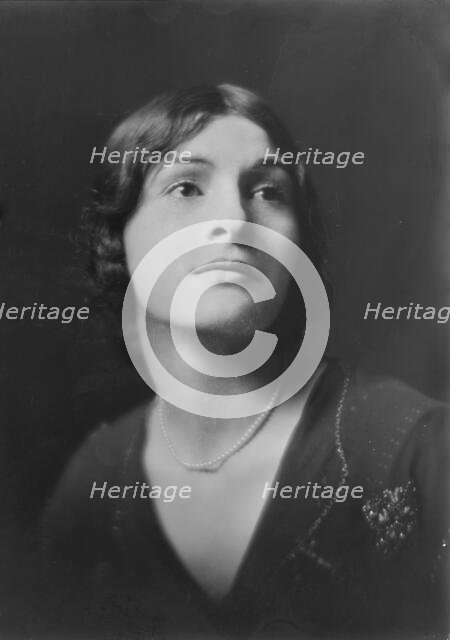 Von Radwan, Inge, Mrs., 1917 July 25. Creator: Arnold Genthe.