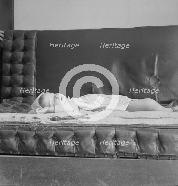 In the waiting room of the relief office, Oklahoma City, Oklahoma, 1937. Creator: Dorothea Lange.